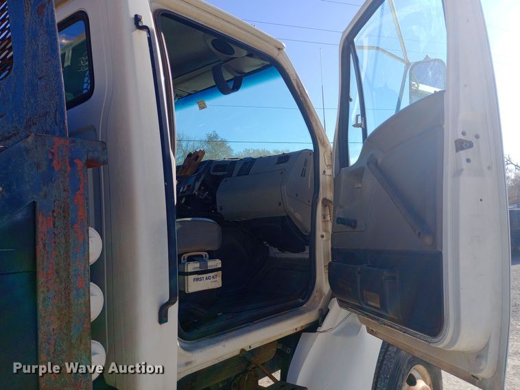 image for item EN8617 1998 Ford L8000 dump flatbed truck