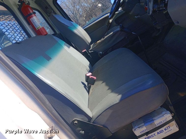 image for item EN8617 1998 Ford L8000 dump flatbed truck