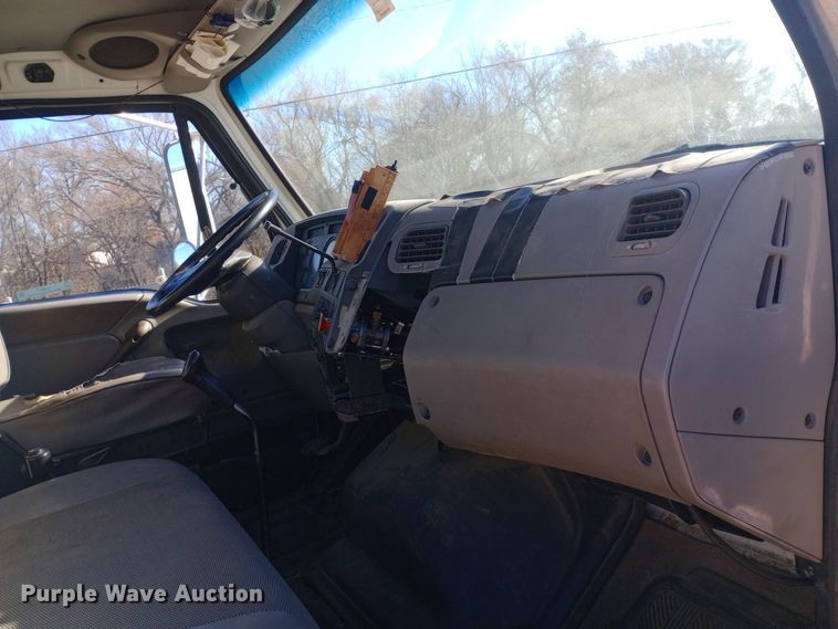 image for item EN8617 1998 Ford L8000 dump flatbed truck