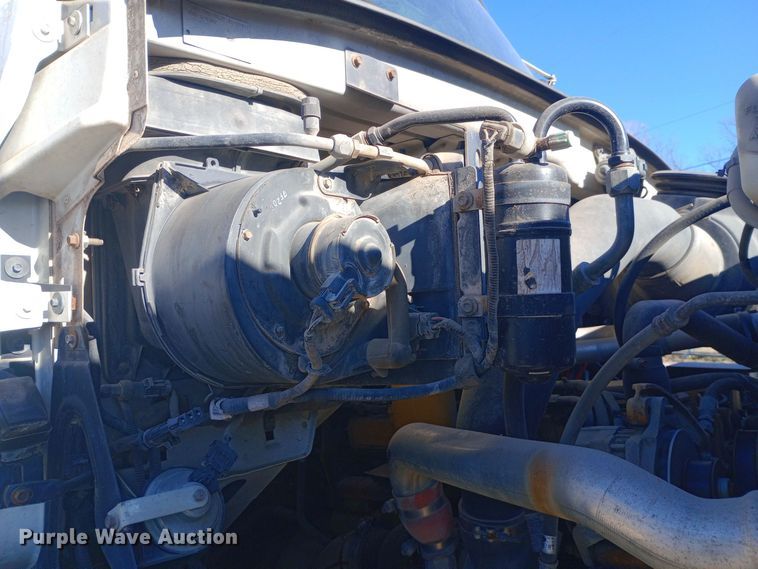 image for item EN8617 1998 Ford L8000 dump flatbed truck