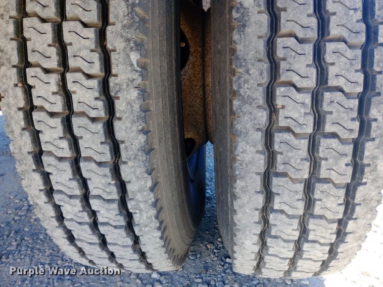 image for item EN8617 1998 Ford L8000 dump flatbed truck