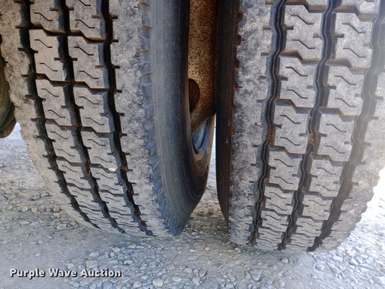 image for item EN8617 1998 Ford L8000 dump flatbed truck