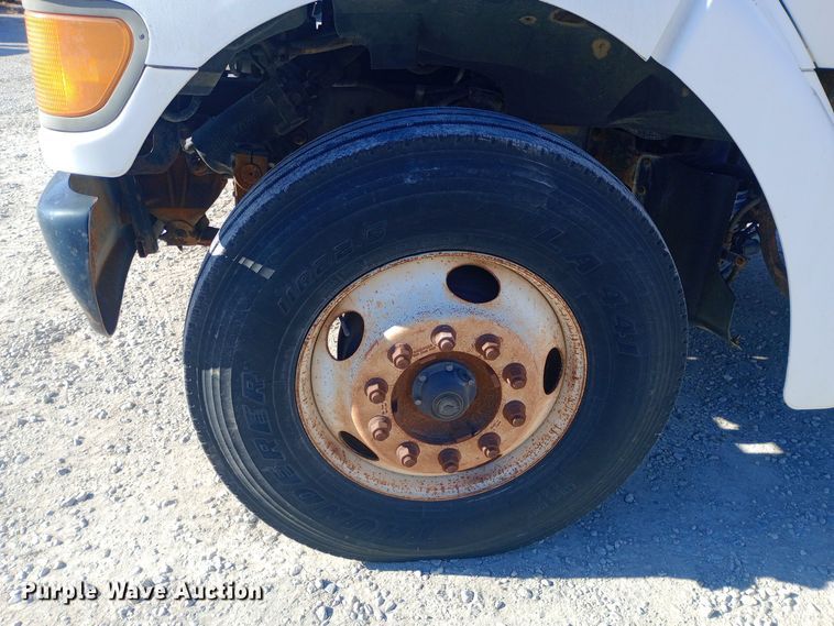 image for item EN8617 1998 Ford L8000 dump flatbed truck