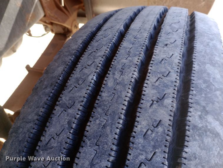 image for item EN8617 1998 Ford L8000 dump flatbed truck