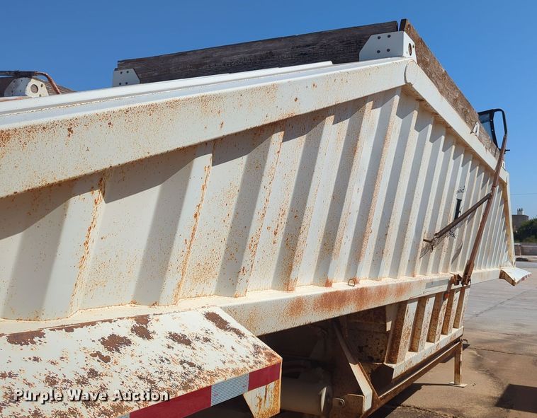 image for item EQ2266 2008 Construction Trailer Specialist  BDT-40 bottom dump trailer