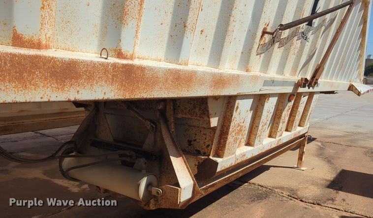 image for item EQ2266 2008 Construction Trailer Specialist  BDT-40 bottom dump trailer