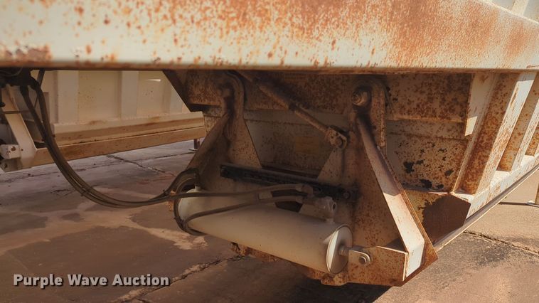 image for item EQ2266 2008 Construction Trailer Specialist  BDT-40 bottom dump trailer