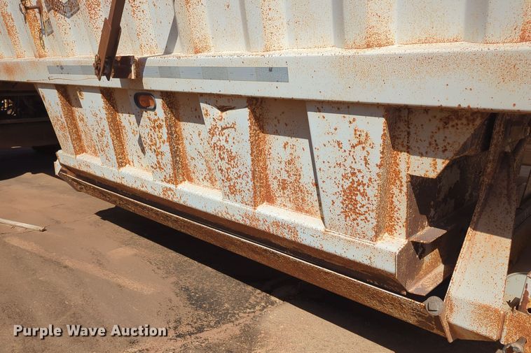 image for item EQ2266 2008 Construction Trailer Specialist  BDT-40 bottom dump trailer