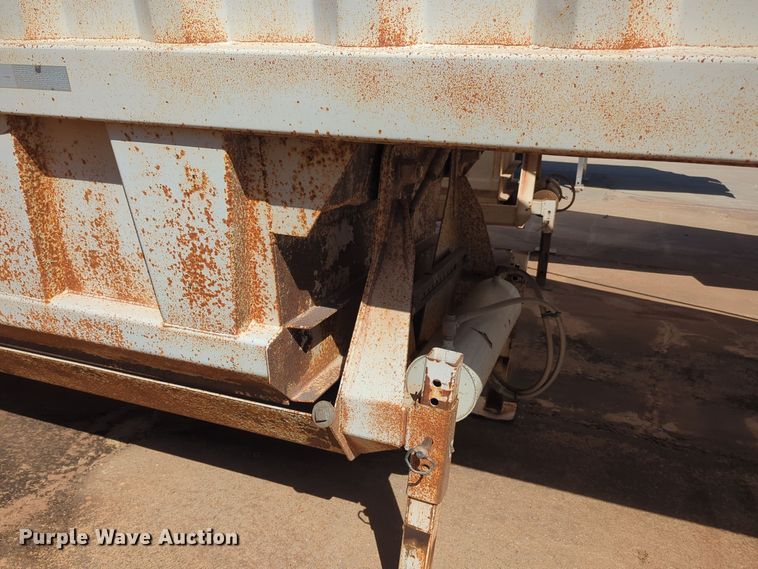 image for item EQ2266 2008 Construction Trailer Specialist  BDT-40 bottom dump trailer