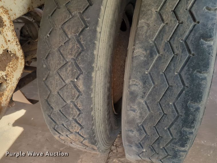 image for item EQ2266 2008 Construction Trailer Specialist  BDT-40 bottom dump trailer