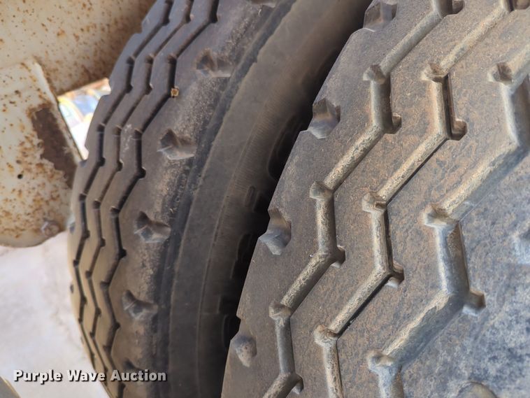 image for item EQ2266 2008 Construction Trailer Specialist  BDT-40 bottom dump trailer