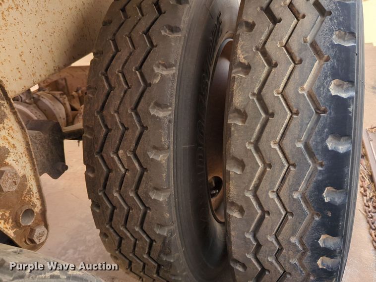 image for item EQ2266 2008 Construction Trailer Specialist  BDT-40 bottom dump trailer