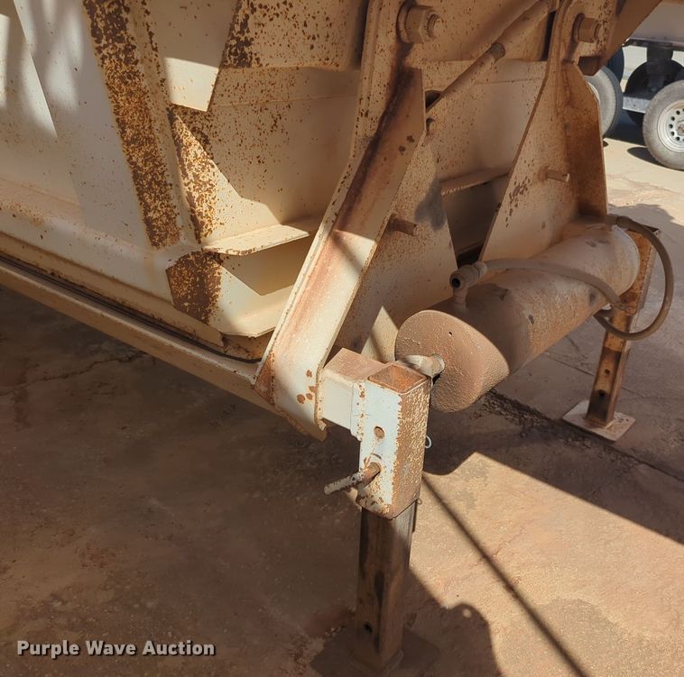 image for item EQ2267 2002 CPS bottom dump trailer