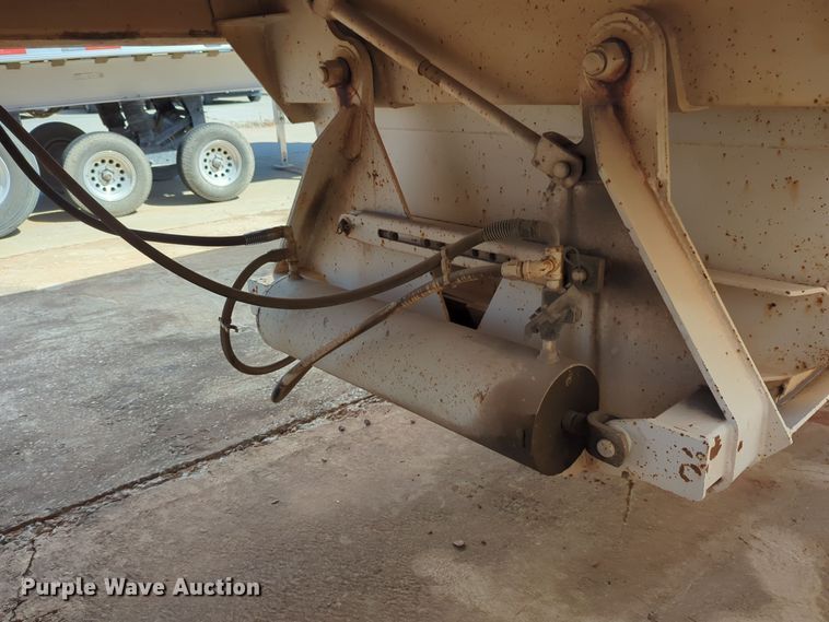 image for item EQ2267 2002 CPS bottom dump trailer