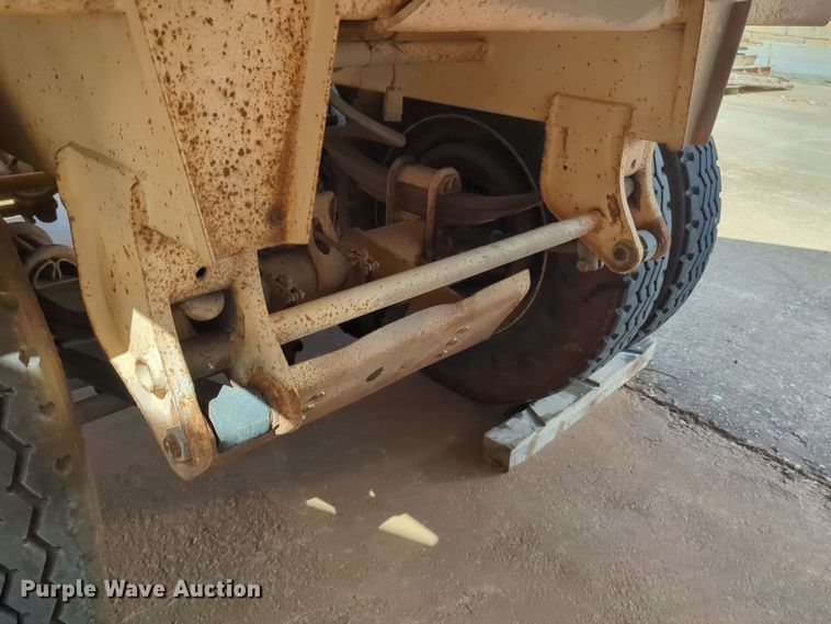 image for item EQ2267 2002 CPS bottom dump trailer