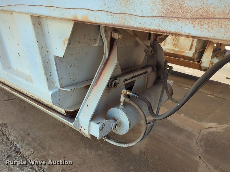 image for item EQ2267 2002 CPS bottom dump trailer