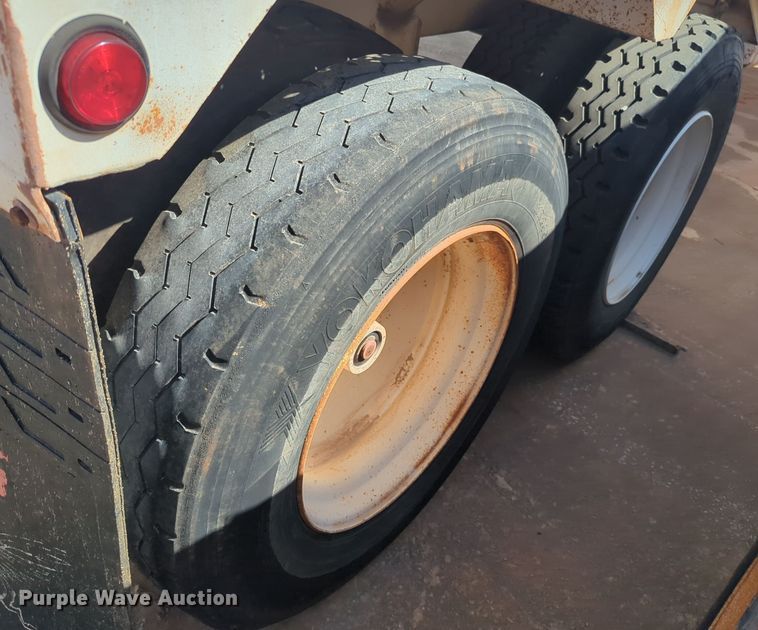 image for item EQ2267 2002 CPS bottom dump trailer