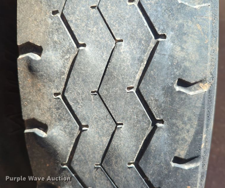 image for item EQ2267 2002 CPS bottom dump trailer