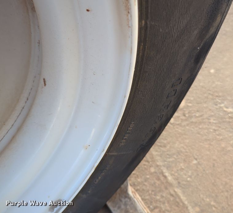 image for item EQ2267 2002 CPS bottom dump trailer