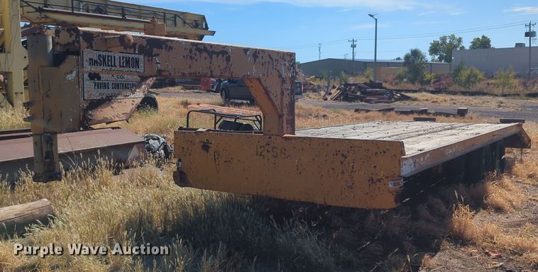 image for item EQ2378 1977 Trail King equipment trailer