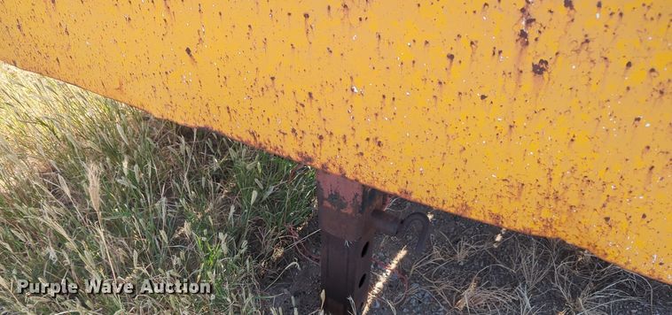 image for item EQ2378 1977 Trail King equipment trailer