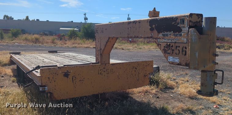 image for item EQ2378 1977 Trail King equipment trailer