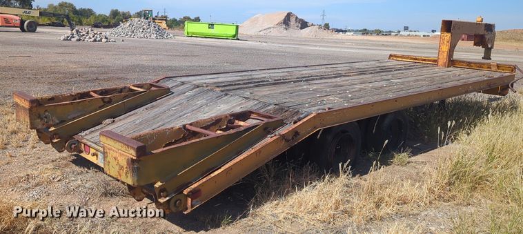 image for item EQ2378 1977 Trail King equipment trailer