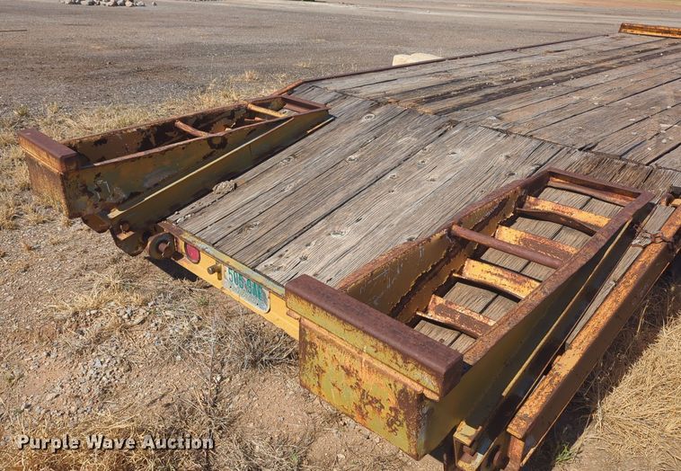 image for item EQ2378 1977 Trail King equipment trailer