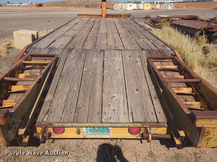 image for item EQ2378 1977 Trail King equipment trailer