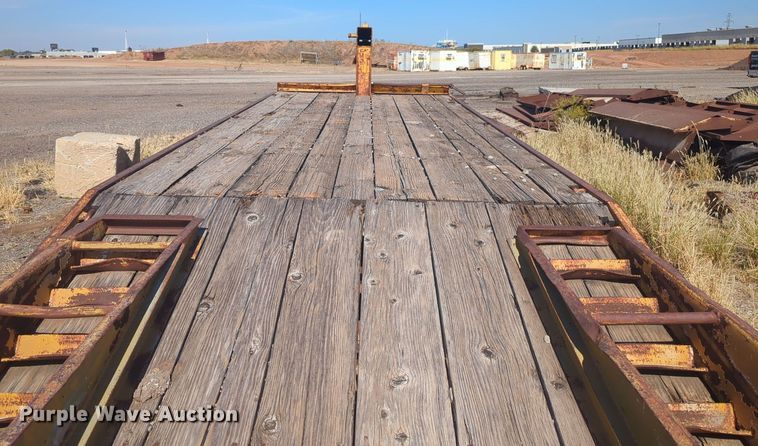 image for item EQ2378 1977 Trail King equipment trailer