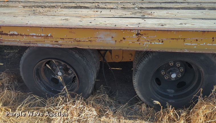 image for item EQ2378 1977 Trail King equipment trailer