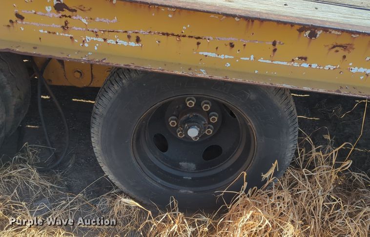 image for item EQ2378 1977 Trail King equipment trailer