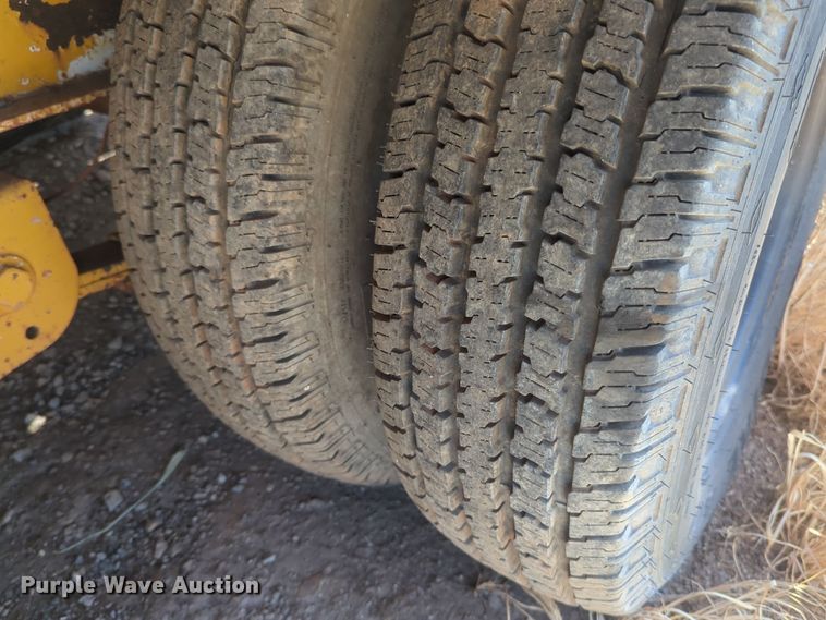 image for item EQ2378 1977 Trail King equipment trailer