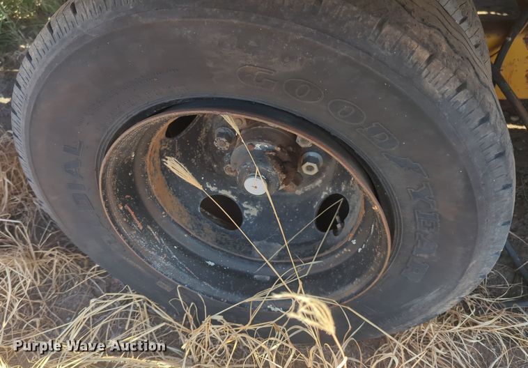 image for item EQ2378 1977 Trail King equipment trailer