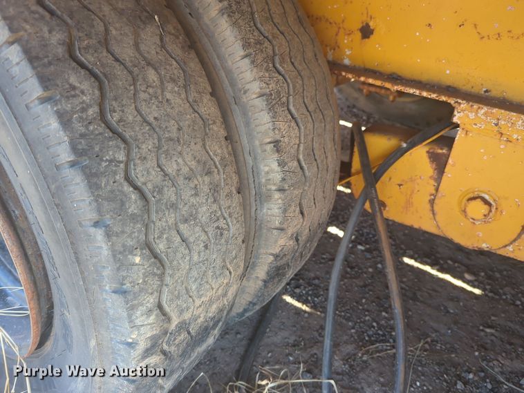 image for item EQ2378 1977 Trail King equipment trailer