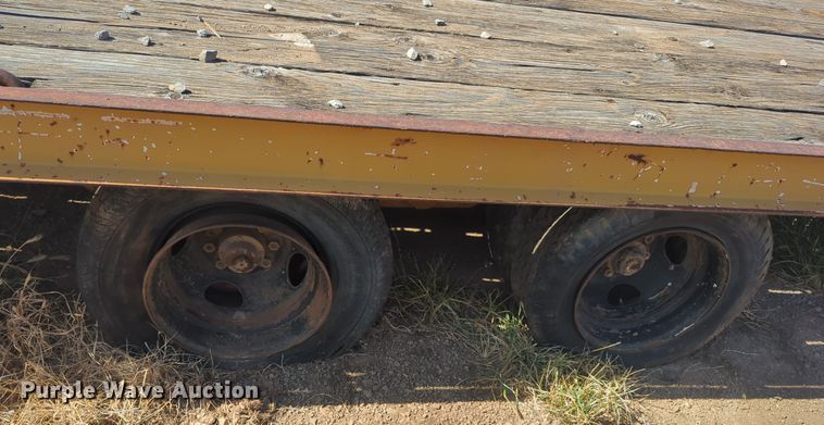 image for item EQ2378 1977 Trail King equipment trailer