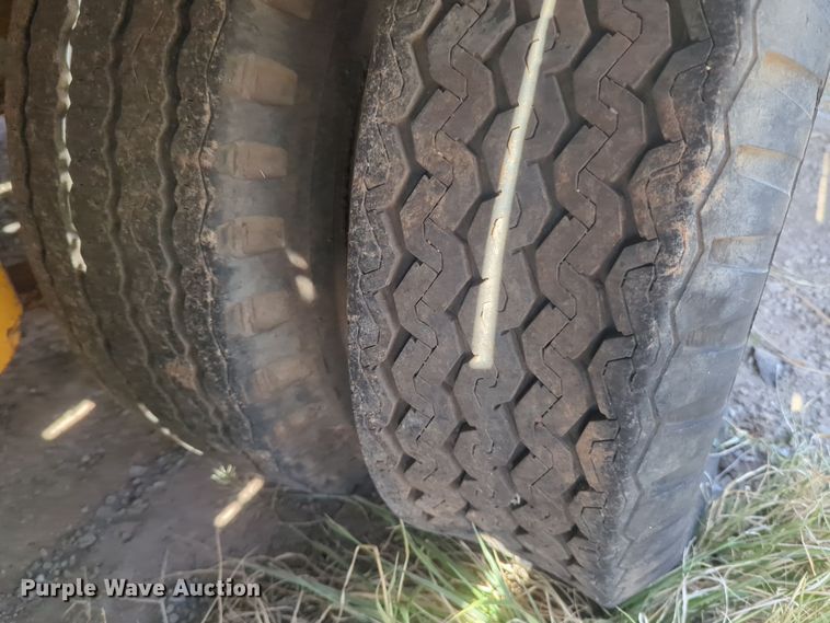 image for item EQ2378 1977 Trail King equipment trailer