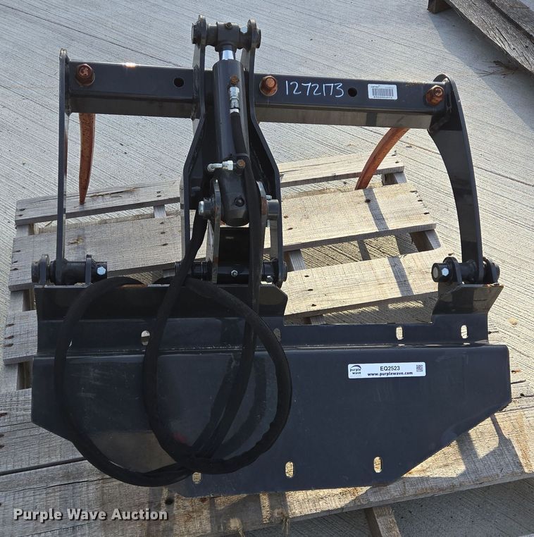 image for item EQ2523 Bobcat utility grapple