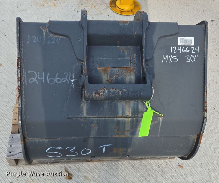 image for item EQ2524 Bobcat excavator bucket