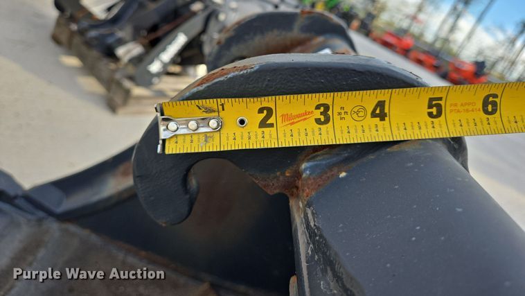 image for item EQ2524 Bobcat excavator bucket