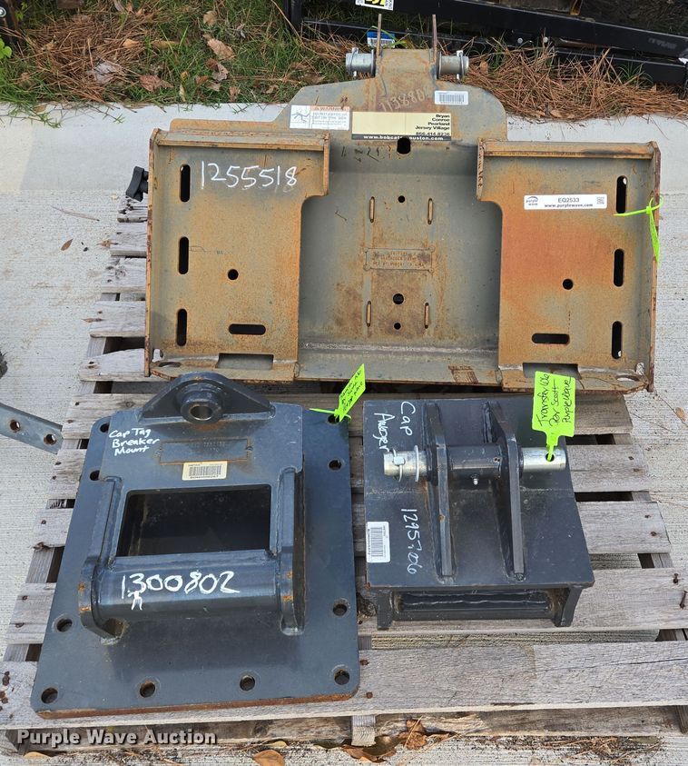 image for item EQ2533 Bobcat attachments