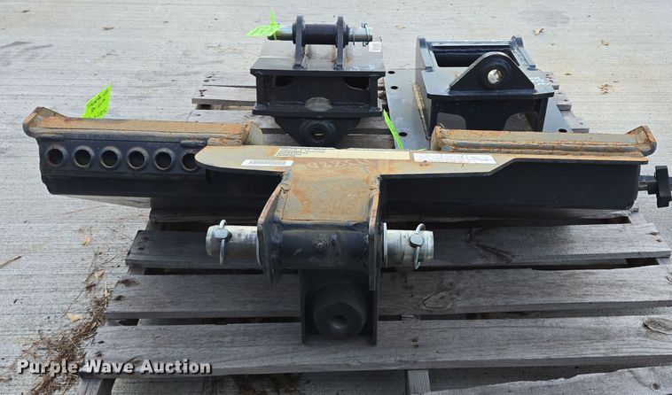 image for item EQ2533 Bobcat attachments