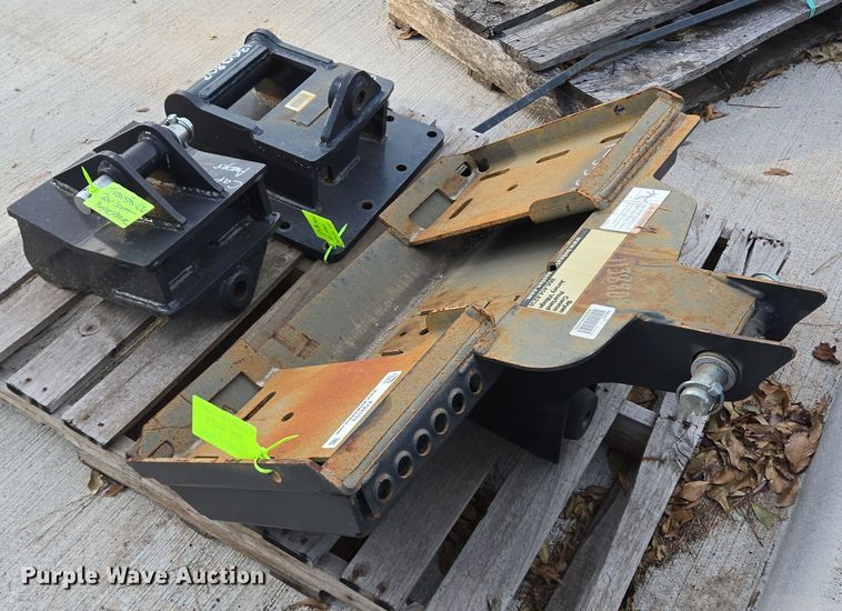 image for item EQ2533 Bobcat attachments