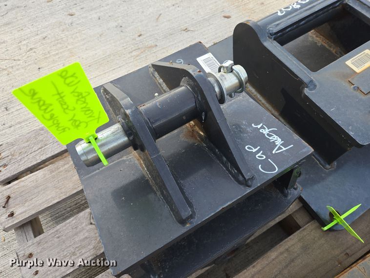 image for item EQ2533 Bobcat attachments