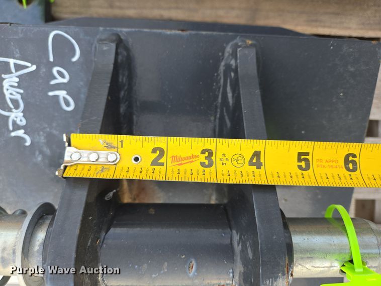 image for item EQ2533 Bobcat attachments