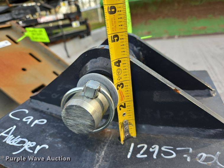 image for item EQ2533 Bobcat attachments