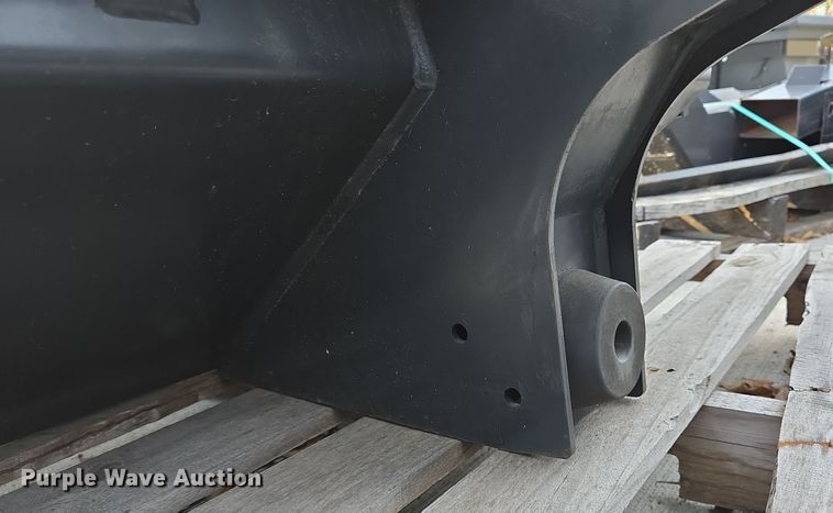 image for item EQ2533 Bobcat attachments