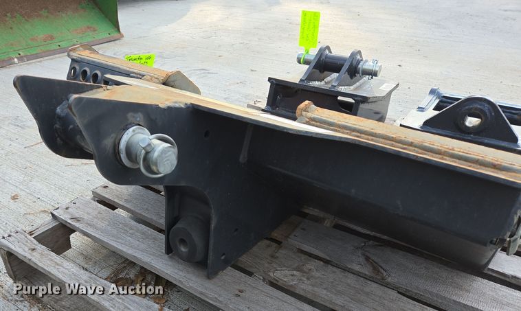 image for item EQ2533 Bobcat attachments