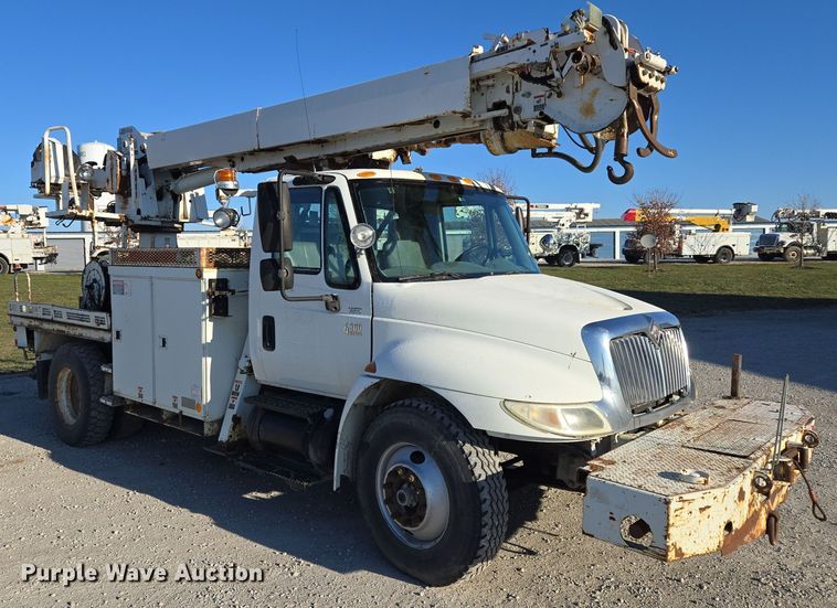 image for item EQ3668 2005 International 4300 digger derrick truck