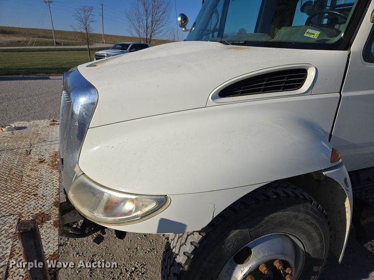 image for item EQ3668 2005 International 4300 digger derrick truck